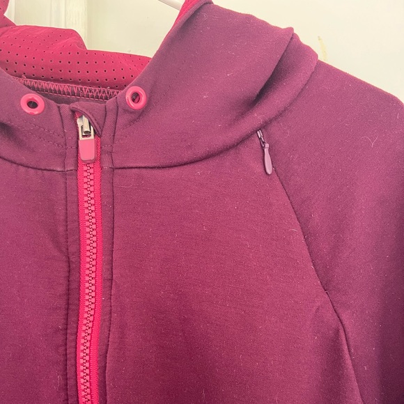 Fabletics Zip Up - Picture 6 of 9